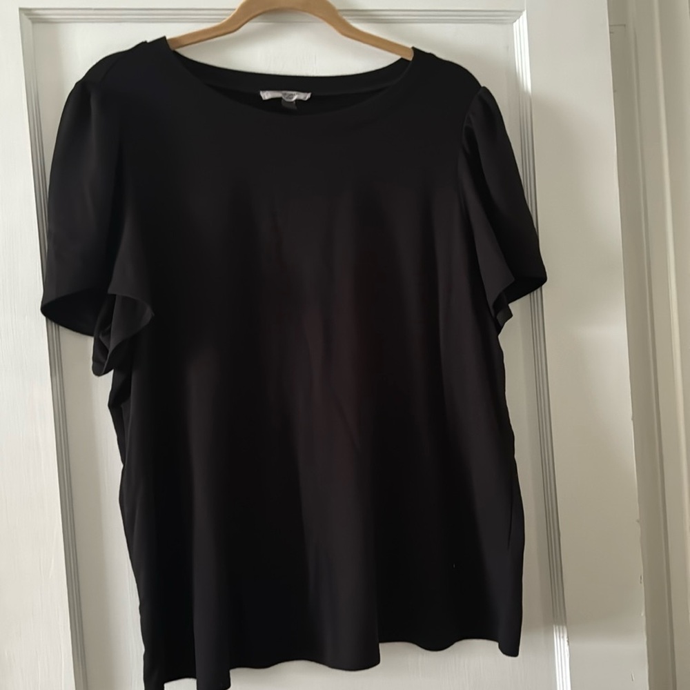 Tulip sleeve black top